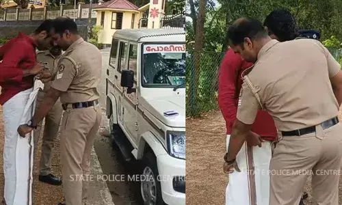 ഏത് മൂഡ് ഓണം മൂഡ്; മുണ്ടുടുക്കാൻ കഷ്ടപ്പെട്ട് വിദ്യാര്‍ത്ഥി; സഹായഹസ്തവുമായി കേരളാ പോലീസ്; വീഡിയോ വൈറൽ