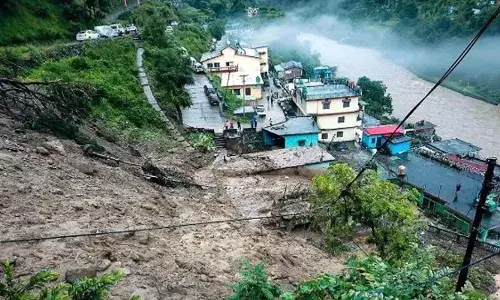 ഉത്തരാഖണ്ഡിൽ വീണ്ടും മേഘവിസ്ഫോടനം; നിരവധി പേർ കുടുങ്ങിക്കിടക്കുന്നു; സ്ഥിതിഗതികൾ വിലയിരുത്തി മുഖ്യമന്ത്രി പുഷ്കർ സിങ് ധാമി