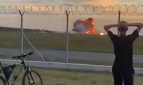 പോളണ്ട് സൈന്യത്തിന്റെ എഫ് 16 യുദ്ധവിമാനം തകര്‍ന്നുവീണ് പൈലറ്റിന് ദാരുണാന്ത്യം; കാരണം അവ്യക്തം; എയര്‍ഷോ റാഡോം 2025 പോളണ്ട്