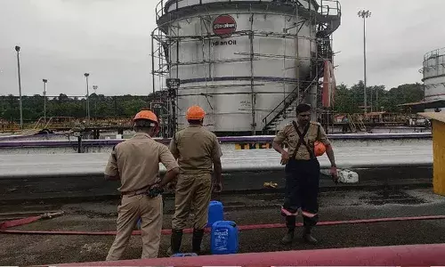 ഇന്ത്യൻ ഓയിൽ കോർപ്പറേഷൻ സ്റ്റോക്ക് യാർഡിൽ തീപിടുത്തം; തീപടർന്നത് ടാങ്കിന്റെ വെൽഡിങ് ജോലിക്കിടെ; നിയന്ത്രണവിധേയമാക്കി അഗ്നിശമന സേന