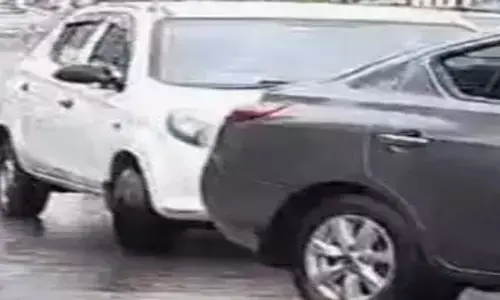 കോരിച്ചൊരിയുന്ന മഴയത്ത് കുതിച്ചെത്തിയ കാർ; നിമിഷനേരം കൊണ്ട് ഇടി ശബ്ദം; ഏനാത്ത് റോഡ് മുറിച്ചു കടക്കുന്നതിനിടെ അപകടം; ഒരാൾക്ക് ദാരുണാന്ത്യം