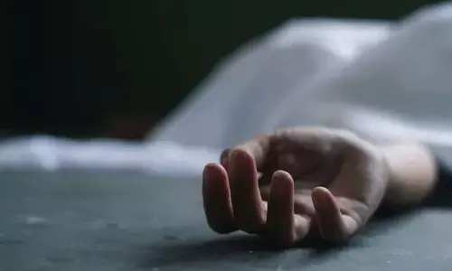 നേരം പുലർന്നിട്ടും വീടിന്റെ മുൻ വാതിൽ തുറക്കുന്നില്ല; ബന്ധുക്കള്‍ അന്വേഷിച്ചെത്തിയപ്പോൾ കണ്ടത് നെഞ്ചുലയ്ക്കുന്ന കാഴ്ച; ഇടുക്കിയിൽ യുവാവ് വീടിനുള്ളില്‍ മരിച്ചനിലയില്‍; പോലീസ് സ്ഥലത്തെത്തി