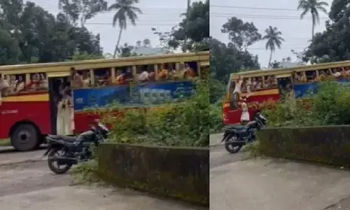 ഓണാഘോഷത്തിന്റെ ഭാഗമായി കെ.എസ്.ആര്‍.ടി.സി ബസില്‍ വിദ്യാര്‍ഥികളുടെ അപകട യാത്ര; ഡ്രൈവർക്ക് സസ്പെൻഷൻ, ലൈസൻസ് റദ്ദാക്കി