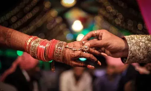 നൃത്തം ചെയ്യണമെന്ന് ആവശ്യപ്പെട്ട് വരന്റെ സുഹൃത്തുകള്‍; നൃത്തം ചെയ്യാന്‍ അറിയില്ലെന്ന് വധു; തുടര്‍ന്ന് വധുവിന് നേരെ അസഭ്യം പറച്ചിലും മാതാപിതാക്കളെ ആക്രമിച്ചു; വിവാഹം നിരസിച്ച് വധു മണ്ഡപത്തില്‍ നിന്ന് ഇറങ്ങിപോയി