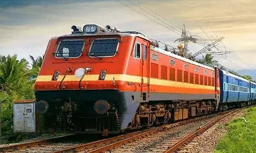 ഓണക്കാലത്തെ യാത്രക്കാരുടെ തിരക്ക്; ദക്ഷിണ റെയില്‍വേ മൂന്നു പുതിയ സ്പെഷ്യല്‍ ട്രെയിന്‍ സര്‍വീസുകള്‍ കൂടി പ്രഖ്യാപിച്ചു