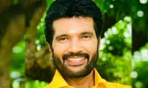 വിജയ്‌യെ നേരില്‍ കണ്ടാല്‍ മുഖത്ത് അടിക്കാനുള്ള ആഗ്രഹം; അദ്ദേഹത്തിന്റെ രാഷ്ട്രീയ സംസ്‌കാരം ചോദ്യം ചെയ്യപ്പെടേണ്ടതാണ്; നടന്‍ രഞ്ജിത്ത്