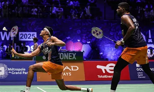 ലോക ബാഡ്മിന്റൺ ചാമ്പ്യൻഷിപ്പിൽ സാത്വിക്-ചിരാഗ് സഖ്യത്തിന് ചരിത്രനേട്ടം; തുടർച്ചയായി രണ്ടാം വെങ്കലം; സെമിയിൽ തോറ്റത് ചൈനയുടെ ലിയു യി-ചെൻ ബോ യാങ് സഖ്യത്തോട്