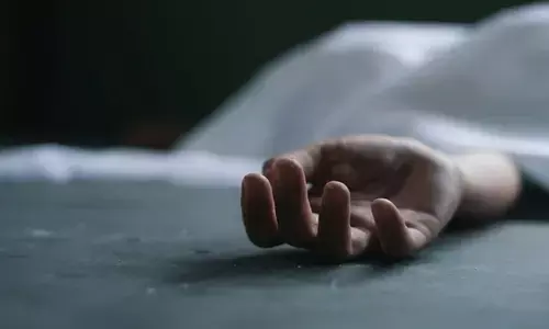 രണ്ട് ദിവസത്തെ പഴക്കം..; കണ്ണൂരിൽ ഓവുചാലിൽ നിന്നും കണ്ടെത്തിയ മൃതദേഹം തിരിച്ചറിഞ്ഞു; ദുരൂഹത നിറച്ച് സമീപത്ത് ഒരു സൈക്കിൾ