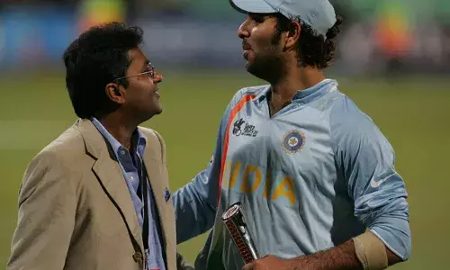 ഒരു ഓവറിലെ എല്ലാ പന്തുകളും സിക്സടിച്ചാൽ പോർഷെ കാർ സമ്മാനമായി നൽകും; ഇംഗ്ലണ്ട് മത്സര ശേഷം  എൻ്റെ പോർഷെ തരൂവെന്ന് യുവരാജ് പറഞ്ഞു; വെളിപ്പെടുത്തലുമായി മുൻ ഐപിഎൽ ചെയർമാൻ ലളിത് മോദി