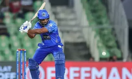 ഓപ്പണറായി വെടിക്കെട്ട് പ്രകടനത്തോടെ വീണ്ടും അര്‍ധശതകവുമായി സഞ്ജു; ആലപ്പിയെ കീഴടക്കിയത് 3 വിക്കറ്റിന്; പാഴായി ജലജ് സക്സേനയുടെ മിന്നും പ്രകടനം; ആറാം ജയത്തോടെ പ്ലേ ഓഫ് ഉറപ്പിച്ച് കൊച്ചി