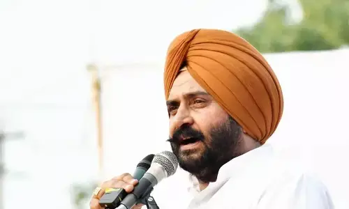 ബലാത്സംഗ കേസില്‍ അറസ്റ്റ്; പൊലീസിനു നേരെ വെടിയുതിര്‍ത്ത് രക്ഷപ്പെട്ട് എഎപി എംഎല്‍എ