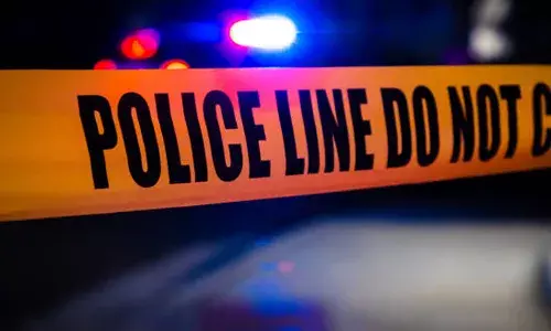 സമൂഹമാധ്യമങ്ങളില്‍ ഭാര്യ സജീവമാകുന്നത് ഭര്‍ത്താവിന് ഇഷ്ടമായില്ല; യുവതിയെ ശ്വാസം മുട്ടിച്ച് കൊലപ്പെടുത്തിയ ശേഷം ആത്മഹത്യയ്ക്ക് ശ്രമിച്ച് യുവാവ്