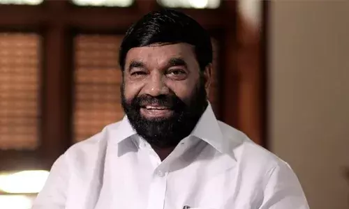 ആഗോള അയ്യപ്പ സംഗമത്തെ രാഷ്ട്രീയമായോ വിഭാഗീയമായോ കാണേണ്ടതില്ല; സംഗമം നടത്താനുള്ള തീരുമാനം ദേവസ്വം ബോര്‍ഡിന്റേത്; ശബരിമല സമരവുമായി ബന്ധപ്പെട്ട ജാമ്യമില്ലാ കേസുകള്‍ മെറിറ്റ് നോക്കി പിന്‍വലിക്കുമെന്നും മന്ത്രി വി എന്‍ വാസവന്‍