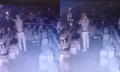 പറവൂർ ബീവറേജസ് ഔട്ട്‌ലെറ്റിൽ നിന്നും മോഷണം പോയത് പന്ത്രണ്ട് കുപ്പി മദ്യം; സിസിടിവി കേന്ദ്രീകരിച്ച് അന്വേഷണം; പ്രായപൂർത്തിയാകാത്ത രണ്ടുപേർ ഉൾപ്പെടെ നാലുപേർ അറസ്റ്റിൽ