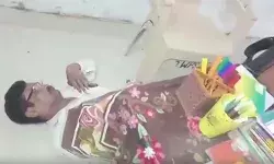 മദ്യപിച്ച് ലക്കുകെട്ട് സ്കൂളിലെത്തി; ക്ലാസ് തുടങ്ങിയതും അധ്യാപകന് ബോധംകെട്ടുവീണു മദ്യപിച്ച് ലക്കുകെട്ട് സ്കൂളിലെത്തി; ക്ലാസ് തുടങ്ങിയതും അധ്യാപകന് ബോധംകെട്ടുവീണു