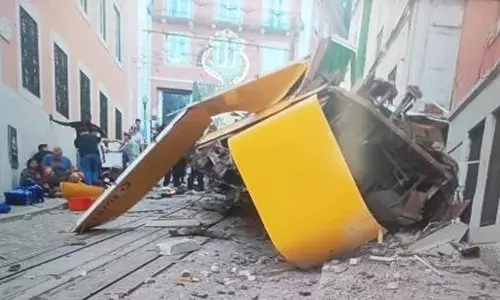 പോര്‍ച്ചുഗല്ലില്‍ ട്രാം പാളം തെറ്റി അപകടം; 15  പേര്‍ മരിച്ചു; നിരവധി പേര്‍ക്ക് പരിക്ക്; കൊല്ലപ്പെട്ടവരില്‍ വിദേശ പൗരന്മാരും ഉള്‍പ്പെട്ടതായി റിപ്പോര്‍ട്ട്