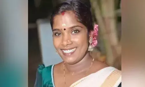 സഹകരണ ബാങ്കില്‍ താത്കാലിക ജീവനക്കാരിയെ മരിച്ച നിലയില്‍ കണ്ടെത്തി; സാമ്പത്തിക പ്രശ്‌നങ്ങളെ തുടര്‍ന്ന് അശ്വതി കടുത്ത മാനസിക സമ്മര്‍ദത്തിലായിരുന്നതായി റിപ്പോര്‍ട്ട്: അന്വേഷണം ആരംഭിച്ച് പോലിസ്