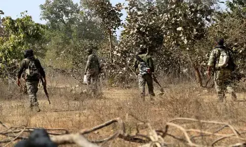 ജാർഖണ്ഡിൽ മാവോയിസ്റ്റുകളുമായി ഏറ്റുമുട്ടൽ; രണ്ട് സുരക്ഷാ ഉദ്യോഗസ്ഥർ കൊല്ലപ്പെട്ടു; ഒരു സൈനികന് പരിക്ക്; ഏറ്റുമുട്ടൽ രഹസ്യവിവരത്തെ തുടർന്ന് നടത്തിയ ഓപ്പറേഷനിൽ