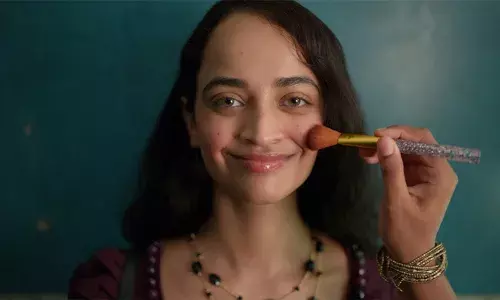 വെട്രിമാരനും അനുരാഗ് കശ്യപും ചേർന്ന് നിർമിക്കുന്ന ചിത്രം; അഞ്ജലി ശിവരാമൻ പ്രധാന വേഷത്തിൽ; വിവാദങ്ങൾക്കിടെ ബാഡ് ഗേൾ നാളെ തീയേറ്ററുകളിൽ