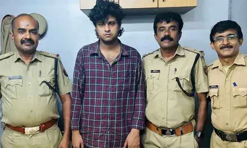 വാളയാര്‍: സ്വകാര്യ ബസില്‍ കടത്തിയ 22 ഗ്രാം മെത്താംഫിറ്റമിനുമായി ഒരാള്‍ പിടിയില്‍; അറസ്റ്റിലായത് കണയന്നൂരിലെ നിതീഷ് ജോണ്‍