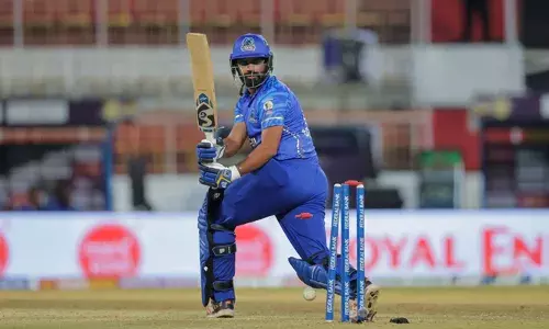 മുഹമ്മദ് ആഷിഖ്  കടുവ സംഘത്തിലെ നിശബ്ദ കൊലയാളി;  ബാറ്റിങ്ങിലും ബൗളിങ്ങിലും ഒരുപോലെ തിളങ്ങി തൃശൂരുകാരന്‍; കെ സി എല്ലില്‍ ആദ്യകിരീടം സ്വപ്‌നം കാണുന്ന കൊച്ചി ബ്ലൂ ടൈഗേഴ്‌സിന്റെ തുറപ്പുചീട്ട്