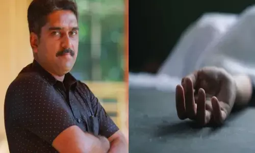 നബിദിനത്തിൽ നടന്ന കോൽക്കളിക്കിടെ 45-കാരൻ കുഴഞ്ഞുവീണു മരിച്ചു; ഹൃദയാഘാതമെന്ന് ഡോക്ടർമാർ; ദാരുണ സംഭവം എരുമപ്പെട്ടിയിൽ; വേദനയോടെ കുടുംബം