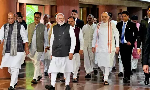 ഉപരാഷ്ട്രപതി തെരഞ്ഞെടുപ്പ് നാളെ;  പരിശീലന പരിപാടിയില്‍ പങ്കെടുക്കാന്‍ എല്ലാ എന്‍ഡിഎ എംപിമാര്‍ക്കും കര്‍ശന നിര്‍ദേശം; സുരേഷ് ഗോപിയും ഡല്‍ഹിയിലെത്തി;  ഇന്ത്യാസഖ്യത്തിന്റെ പരിശീലനവും ഇന്ന്