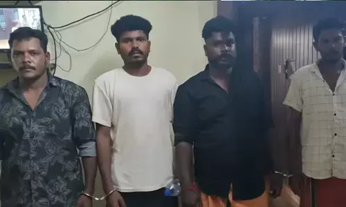 വീട്ടിൽ അതിക്രമിച്ച് കയറി വീട്ടമ്മയെ ആക്രമിച്ചു; വീട്ടുപകരണങ്ങൾ നശിപ്പിച്ചു; യുവാവിനെ കത്തി കാണിച്ചു ഭീഷണിപ്പെടുത്തി തട്ടികൊണ്ട് പോയി മർദ്ദിച്ചു; നാല് പേർ അറസ്റ്റിൽ