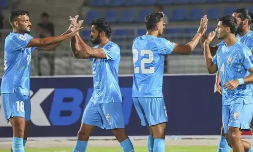 കാഫ നാഷൻസ് കപ്പിൽ ഇന്ത്യൻ ഫുട്ബോൾ ടീമിന് ചരിത്ര വിജയം; ശക്തരായ ഒമാനെ തകർത്തത് പെനാൽറ്റി ഷൂട്ടൗട്ടിൽ; ടൂർണമെന്റിൽ ഇന്ത്യക്ക് മൂന്നാം സ്ഥാനം