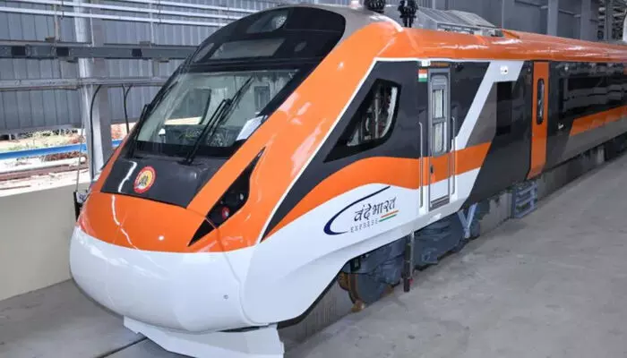 മംഗളൂരു-തിരുവനന്തപുരം വന്ദേഭാരത് എക്‌സ്പ്രസിന് ഇന്ന് മുതല്‍ 20 കോച്ചുകള്‍; അധികമായി ലഭിക്കുന്നത് 312 സീറ്റുകള്‍