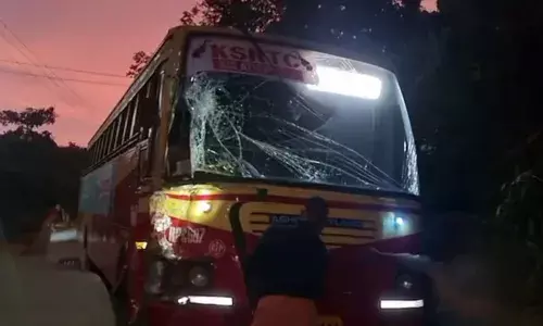 കൊല്ലം ഓയൂരില്‍ കെഎസ്ആര്‍ടിസി ബസ്സും സ്വകാര്യ ബസ്സും കൂട്ടിയിടിച്ച് അപകടം; നിരവധി യാത്രക്കാര്‍ക്ക് പരിക്ക്