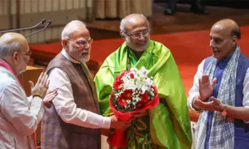 സി പി രാധാകൃഷ്ണന്‍ രാജ്യത്തിന്റെ 15 -ാം ഉപരാഷ്ട്രപതി; എന്‍ഡിഎ പിന്തുണയോടെ മത്സരിച്ച രാധാകൃഷ്ണന് 452 വോട്ട്; ഇന്ത്യ സഖ്യത്തില്‍ വോട്ടുചോര്‍ച്ച; സുദര്‍ശന്‍ റെഡ്ഡിക്ക് 300 വോട്ടുമാത്രം; 767 എംപിമാര്‍ വോട്ടുചെയ്തപ്പോള്‍ 15 വോട്ടുകള്‍ അസാധുവായി; പ്രതിപക്ഷ എംപിമാര്‍ ക്രോസ് വോട്ടിങ് നടത്തിയതായി സൂചന