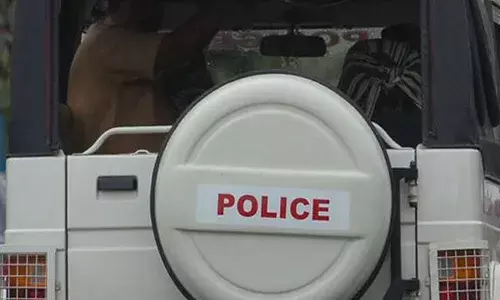 റേഷന്‍ കടയില്‍ ജോലിക്ക് വരാന്‍ വിസമ്മതിച്ചതിന് യുവതിയെ വീട് കയറി ആക്രമിച്ചു; കുട്ടിയെ തട്ടിക്കൊണ്ടു പോകാനും ശ്രമം: രണ്ടു പേര്‍ അറസ്റ്റില്‍