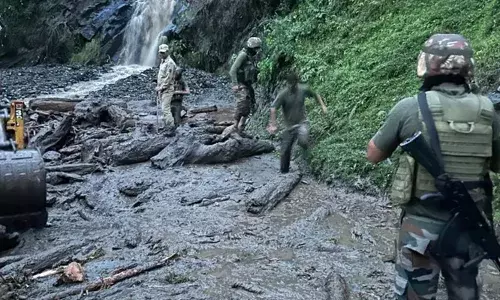 കനത്തമഴയില്‍ ഭൂമിതാഴ്ന്നു; പൂഞ്ചില്‍ അന്‍പതിലേറെ കെട്ടിടങ്ങള്‍ക്ക് കേടുപാട്