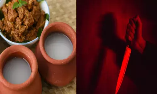 ഷാപ്പിൽ കള്ള് മോന്താൻ എത്തിയവർ ഇറങ്ങിയോടി; പ്രദേശത്തെ നടുക്കി കത്തിക്കുത്ത്; ഒരാൾക്ക് പരിക്ക്; അടിപിടിക്കിടെ പ്രതി കടന്നുകളഞ്ഞു; കാരണം വ്യക്തമല്ല; സംഭവം ആലുവയിൽ