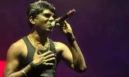 യുവ ഡോക്ടറെ വിവാഹവാഗ്ദാനം നല്‍കി പീഡിപ്പിച്ചെന്ന കേസില്‍ റാപ്പര്‍ വേടനെ അറസ്റ്റു ചെയ്തു; കോടതി മുന്‍കൂര്‍ ജാമ്യം ഉള്ളതിനാല്‍ വൈദ്യപരിശോധനയ്ക്കു ശേഷം മോചനം