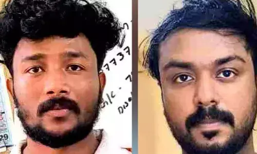 സു​ഹൃ​ത്തി​ന്റെ വീ​ട്ടി​ലേ​ക്ക് വി​ളി​ച്ച് വ​രു​ത്തി ആക്രമണം; പ്രതികളെ അറസ്റ്റ് ചെയ്ത് പോലീസ്; സംഭവം കൊ​ട്ടി​യത്ത്