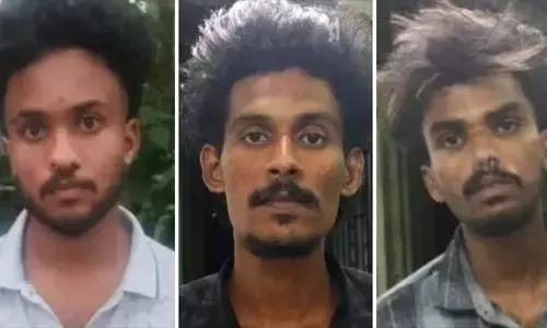 വീടിന് മുന്നിൽ മദ്യപിച്ച് ബഹളം ഉണ്ടാക്കുന്നത് ചോദ്യം ചെയ്തു; ഗൃഹനാഥനടക്കം കുടുംബത്തിലെ നാല് പേർക്ക് കുത്തേറ്റു; പ്രതികൾ പിടിയിൽ