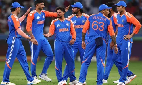 പവര്‍ പ്ലേ പവറാക്കി മലയാളി താരം അലിഷാന്‍ ഷറഫു; പിന്നാലെ തകര്‍ന്നടിഞ്ഞ് യുഎഇ;  കറക്കിവീഴ്ത്തി കുല്‍ദീപ്; മൂന്ന് വിക്കറ്റുമായി ദുബെയും; ഇന്ത്യക്ക് 58 റണ്‍സ് വിജയലക്ഷ്യം