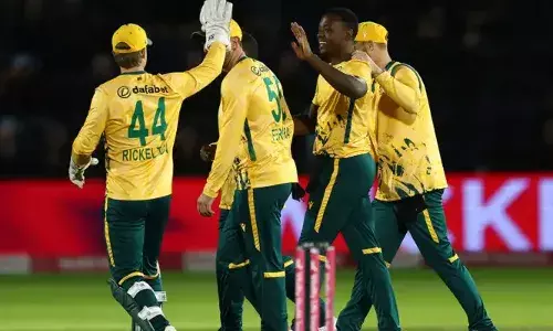 കാർഡിഫിൽ മഴക്കളി; ഇംഗ്ലണ്ടിനെതിരെ 14 റൺസിന്റെ വിജയം; ടി20 പരമ്പരയിൽ ദക്ഷിണാഫ്രിക്ക മുന്നിൽ