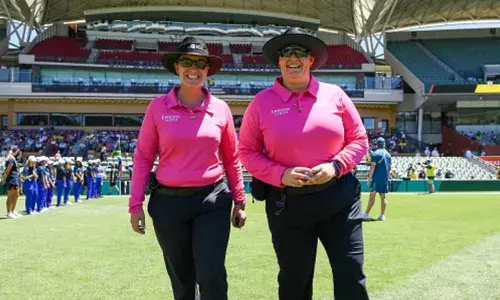 മത്സരങ്ങൾ നിയന്ത്രിക്കാൻ വനിതകൾ; ഐസിസിയുടെ ചരിത്ര തീരുമാനം; ഏകദിന വനിതാ ലോകകപ്പിന് അംപയര്‍മാരും മാച്ച് ഓഫീഷ്യല്‍സും ഉൾപ്പെടെ എല്ലാം വനിതകള്‍