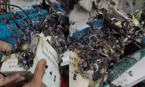 രാവിലെ കട തുറന്നതും മുഴുവൻ കറുത്ത പുക; പൊടുന്നനെ തീആളിക്കത്തി; കല്ലാച്ചിയിൽ മൊബൈൽ ഷോപ്പിൽ വൻ തീപിടുത്തം; ഐ ഫോണുകൾ ഉൾപ്പെടെ നശിച്ചു; വ്യാപക നാശനഷ്ടം