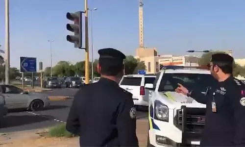 ട്രാഫിക് പരിശോധന ഒന്ന് കടുപ്പിച്ചപ്പോൾ ഞെട്ടൽ; കഴിഞ്ഞ ഒരാഴ്ചക്കിടെ ലൈസൻസില്ലാതെ വാഹനമോടിച്ച 79 കുട്ടികളെ പൊക്കി കുവൈറ്റ് പോലീസ്