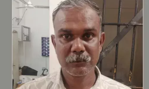 കെഎസ്ആര്‍ടിസി കണ്ടക്ടറെ തല്ലിച്ചതച്ച് രണ്ട് പവന്‍ മാല പൊട്ടിച്ചെടുത്തെന്ന് പരാതി; സംഭവത്തിൽ സ്വകാര്യ ബസ് കണ്ടക്ടര്‍ പിടിയിൽ; സംഭവം തൃശൂരിൽ