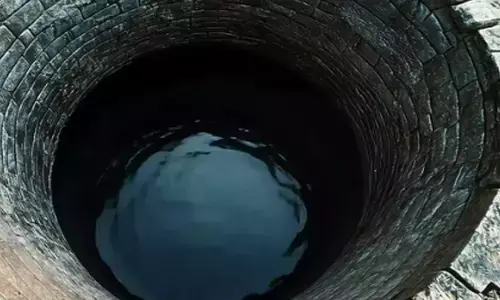 രാത്രി ആൾമറ ഇല്ലാത്ത കിണറ്റിൽ നിന്നും നിലവിളി ശബ്ദം; അയൽവാസി ഓടിയെത്തിയപ്പോൾ കണ്ടത് ഭയപ്പെടുത്തുന്ന കാഴ്ച; സ്ഥലത്ത് ഫയർഫോഴ്സ് പാഞ്ഞെത്തി; ഒടുവിൽ അത്ഭുത രക്ഷപ്പെടൽ