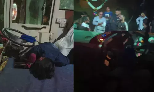 കരളിലെ കരിക്കിന്റെ മൺകുടത്തിൽ നല്ല മധുരക്കള്ള്..; ടൂറിസ്റ്റ് ബസിന്റെ ഹോട്ട് സീറ്റിലിരുന്നത് അസ്സൽ പാമ്പ്; അടിച്ചു ഓഫായ ഡ്രൈവർ ഉറങ്ങിപ്പോയി; യാത്രക്കാർ രക്ഷപ്പെട്ടത് ഭാഗ്യം കൊണ്ട്