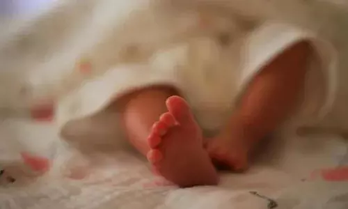 ഡോക്ടര്‍മാര്‍ മരിച്ചെന്ന് വിധിയെഴുതി; സംസ്‌കാരത്തിനായി വീട്ടിലേക്ക് കൊണ്ടുപോകുന്നതിനിടെ കുഞ്ഞ് കരഞ്ഞു