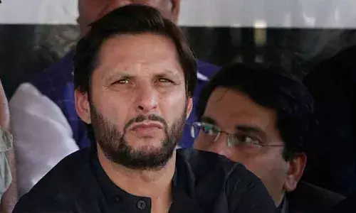 എന്തു സംഭവിച്ചാലും ക്രിക്കറ്റ് നടക്കണം, ചില കളിക്കാർ എപ്പോഴും ഇന്ത്യക്കാരാണെന്നു തെളിയിക്കാനുള്ള ശ്രമം നടത്തുകയാണ്; വീണ്ടും വിവാദ പരാമർശവുമായി ഷാഹിദ് അഫ്രീദി