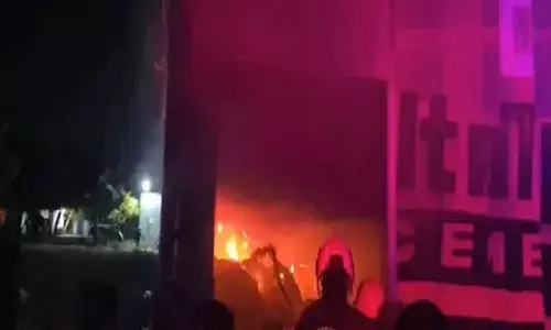 ഡിണ്ടിഗലിൽ കോട്ടൺ മില്ലിന് തീപിടിച്ചു; വന്‍ നാശനഷ്ടമെങ്കിലും ആളപായമില്ല; തീ നിയന്ത്രണ വിധേയമാക്കിയത് ഒരു മണിക്കൂർ നീണ്ട പരിശ്രമത്തിനൊടുവിൽ