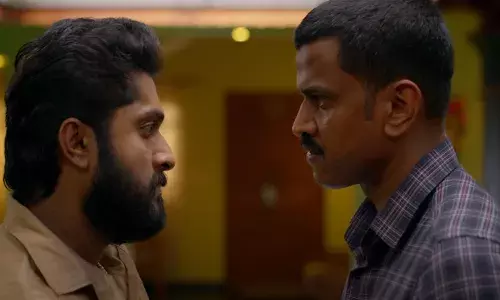 അമ്മാമ്മ മരണ കിടക്കയിൽ വെച്ച് ഊരി തന്നതാ; ധ്യാൻ ശ്രീനിവാസൻ, ലുക്മാൻ അവറാൻ പ്രധാന വേഷങ്ങളിൽ; ശ്രദ്ധനേടി വളയുടെ രസകരമായ ട്രെയിലർ